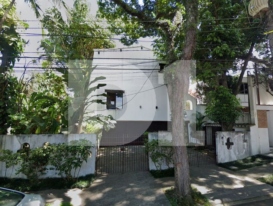Casa em Alto de Pinheiros - 384,09m² construídos