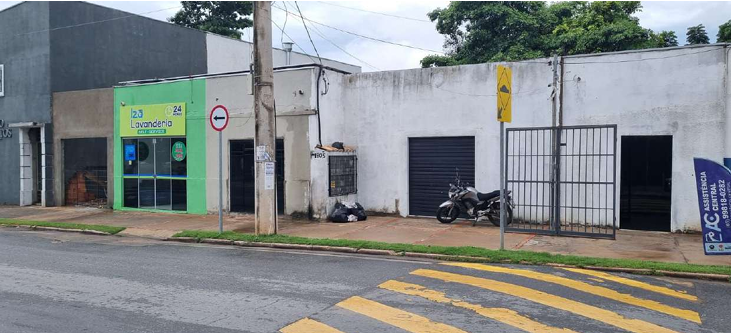 Lote comercial com 8 salas, 1.832 m²