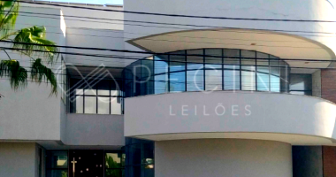 Casa Residencial com 8 vagas, 5 suítes, piscina e área gourmet