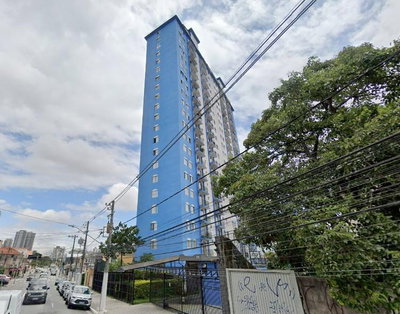 Apartamento duplex com 2 quartos, 2 banheiros e 2 vagas de garagem
