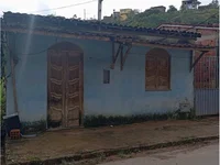 Casa ocupada com 3 quartos e 43 m² construídos