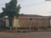 Duas casas residenciais com terreno de 243,54m², 1 vaga