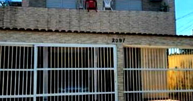 Casa com 2 quartos, 1 banheiro, 38m² área privativa, 1 vaga