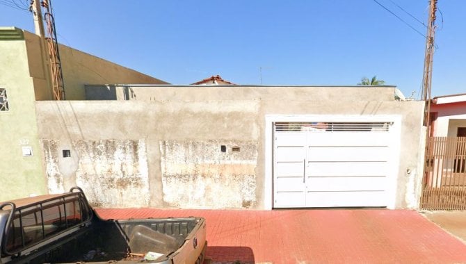 Casa em Terreno de 403 m² com 1 Banheiro em Dumont - SP