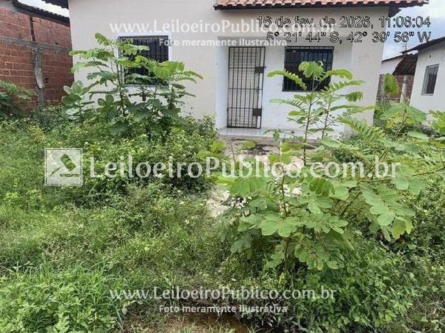 Casa com 2 Quartos e Varanda em Demerval Lobão