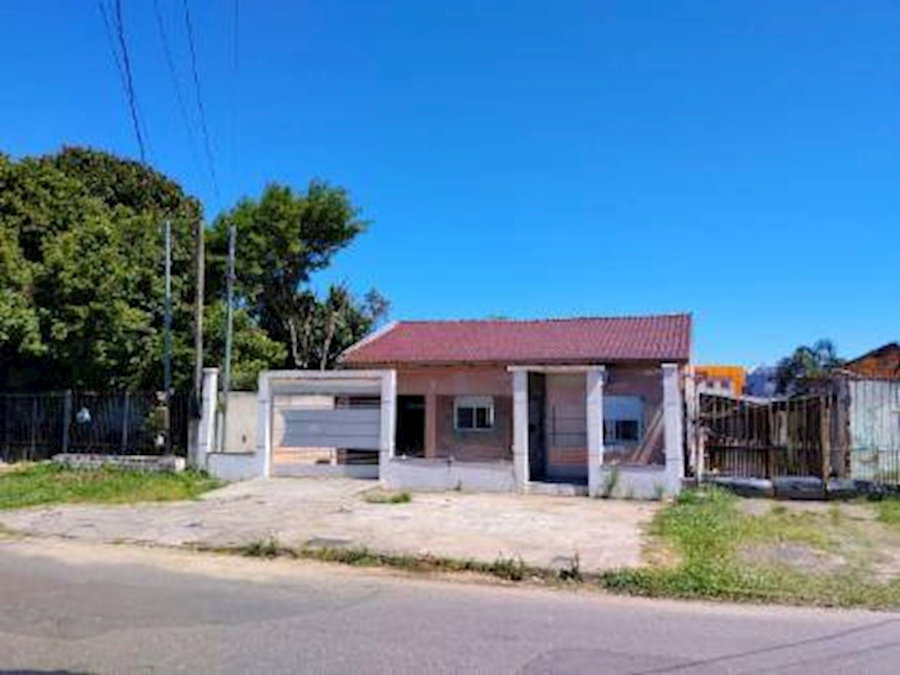 Casa com 3 dormitórios e 2 banheiros em Alvorada/RS
