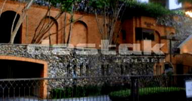 Apartamento 3 quartos, 2 banheiros, 2 vagas, 255m² útil, desocupado