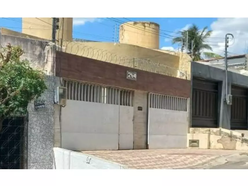 Casa em leilão com 179m² construída em Junco, Sobral/CE