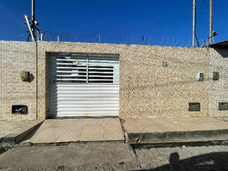 Casa 69,6m² com 2 quartos e garagem