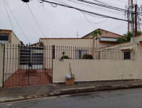 Casa com 2 dormitórios e quintal em São Bernardo do Campo