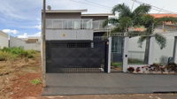 Casa no Residencial Interlagos com 3 Suítes e Garagem
