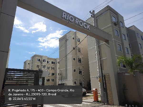 Apartamento com 2 Quartos e Área Privativa em Campo Grande
