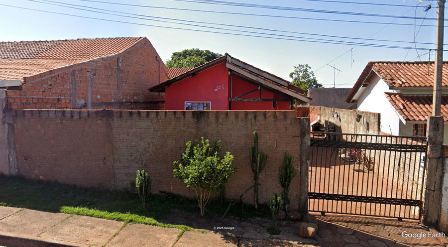 Casa com 220m² no Residencial Itália, Rolândia, terreno regular