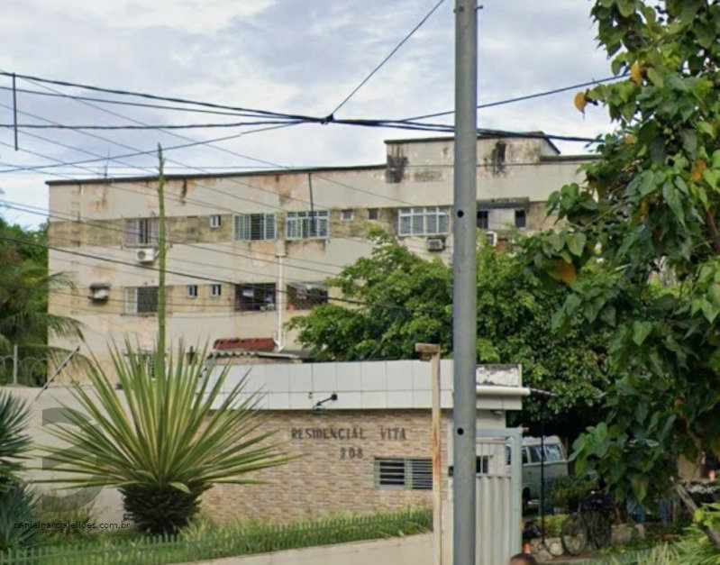 Apartamento com 2 Quartos e Área de 81m² em Recife