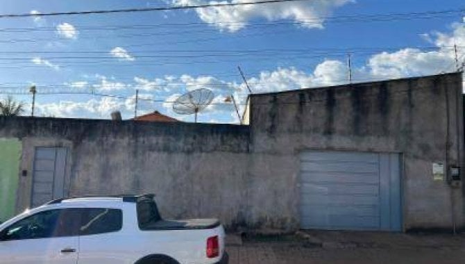 Casa com 3 quartos e 4 banheiros, 349 m², ocupada