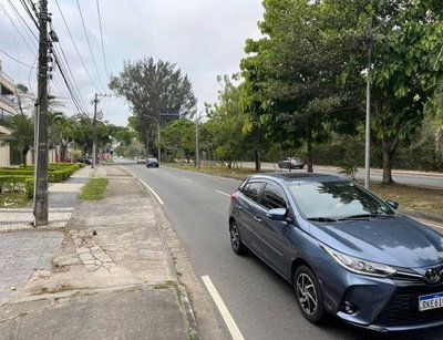 Cobertura de 377m² com 5 vagas, desocupada no Recreio dos Bandeirantes