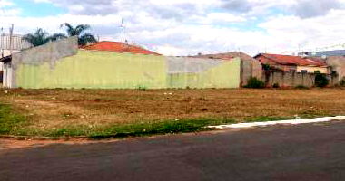 Lote desocupado com 268 m² de terreno, ideal para construção