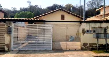 Casa com 2 Quartos e 1 Vaga em Betim