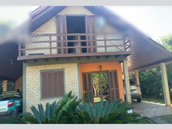 Casa de alto padrão em Viamão com 253,74m² e área total de 1.167,18m²