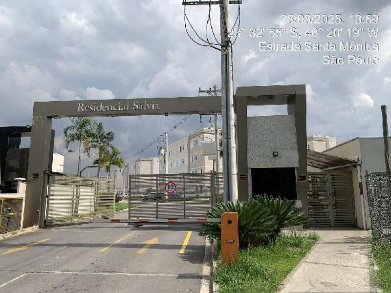 Apartamento com 2 quartos, 1 banheiro e 1 vaga