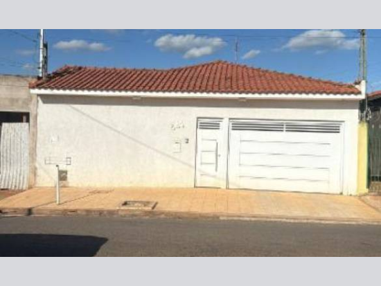 Casa Ocupada com 199m² de Área Construída em Bariri
