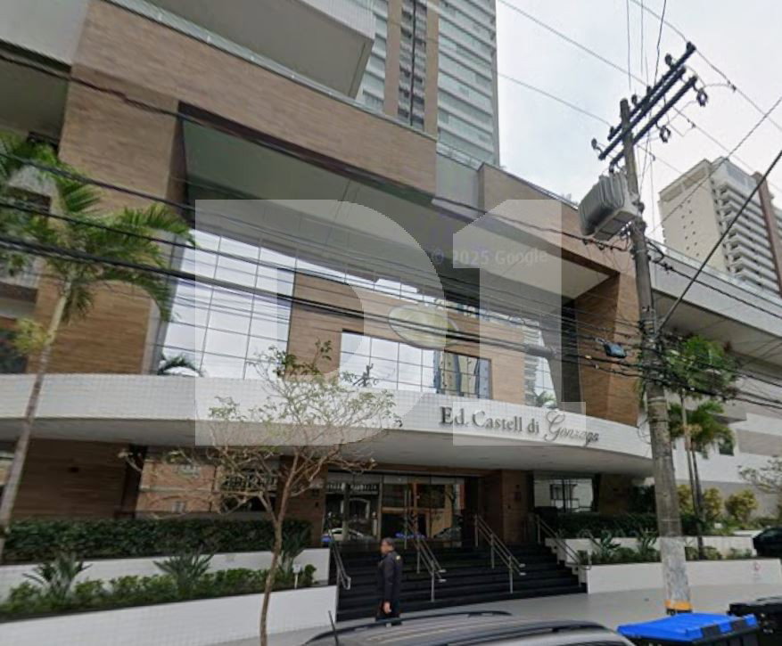 Cobertura Triplex de Alto Padrão com 4 Suítes e Piscina Privativa em Santos