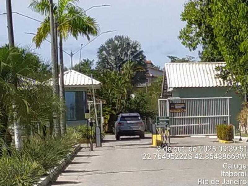 Casa com 2 quartos, 2 banheiros e 69,71 m² de área privativa