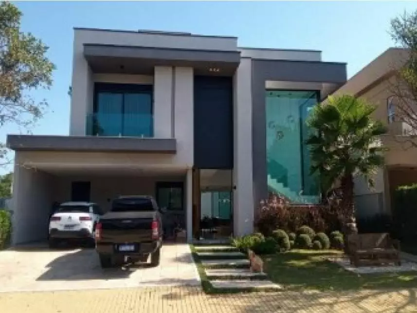 Casa em Alphaville com 472,35m² de terreno e 378,28m² construída