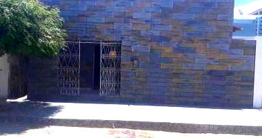 Casa padrão com 2 quartos, 1 banheiro, 87m² construída, ocupada