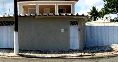 Casa com 4 quartos em Juquiá, SP