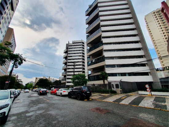 Apartamento Luxuoso em Curitiba com 3 Vagas