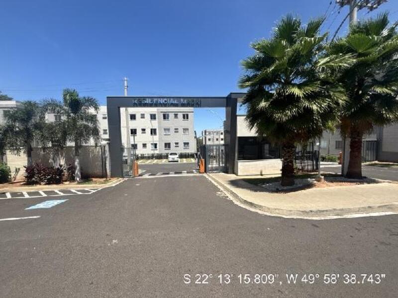 Apartamento com 2 quartos, 1 banheiro e 2 vagas