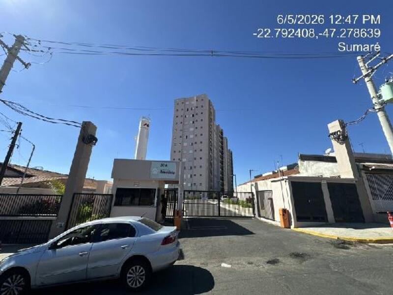 Apartamento com 2 Quartos e 2 Banheiros em Condomínio