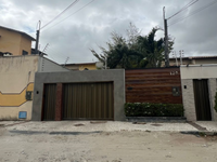 Casa com 162,36m² e terreno de 240m², desocupada