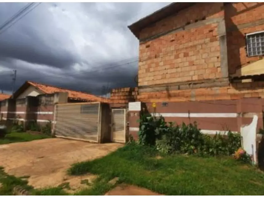 Casa em Leilão com 3 Quartos e 2 Banheiros em Valparaíso de Goiás
