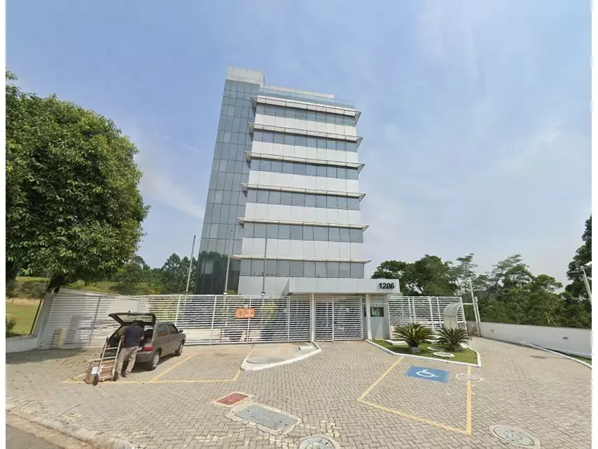 Edifício Comercial Desocupado na Alameda Europa - Grande Oportunidade!