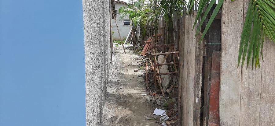 Casa com 3 quartos, 2 banheiros e 147m² construída, ocupada