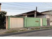 Casa em leilão com 386,50m² de área construída em Fortaleza