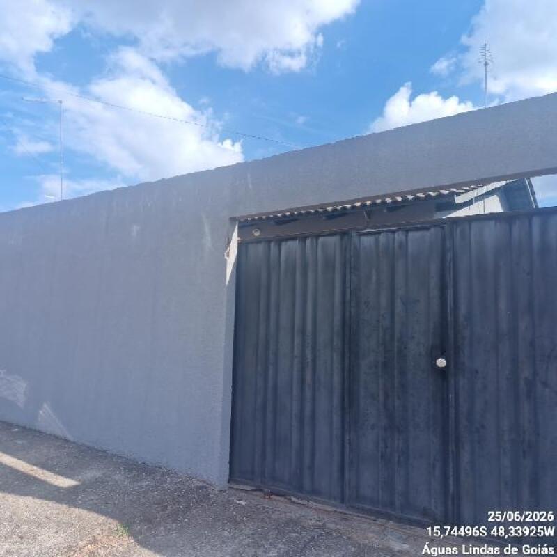 Casa com 2 Quartos e Varanda em Águas Lindas de Goiás