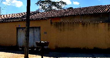 Casa com 2 Quartos e Área de Serviço em Goiânia