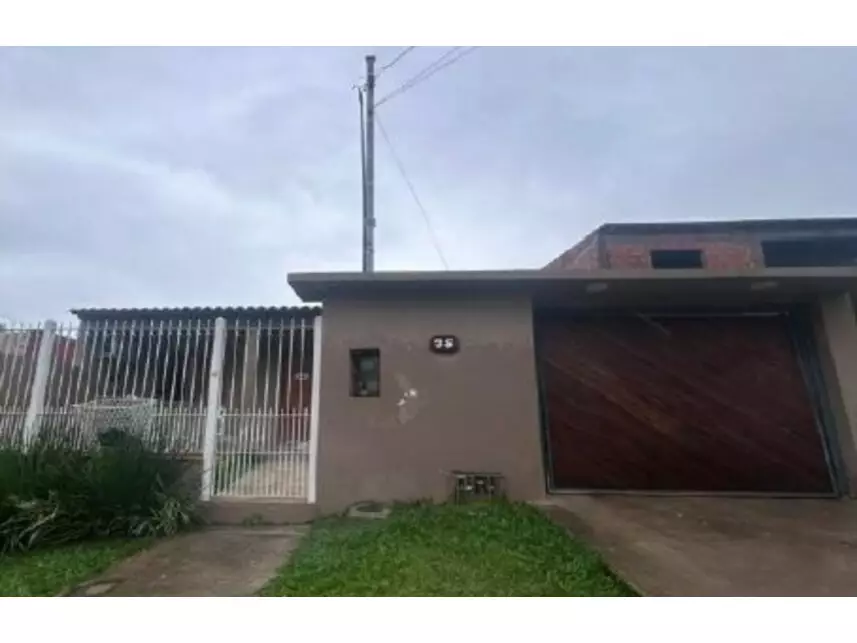 Casa com 109m² construída em terreno de 227m², imóvel ocupado