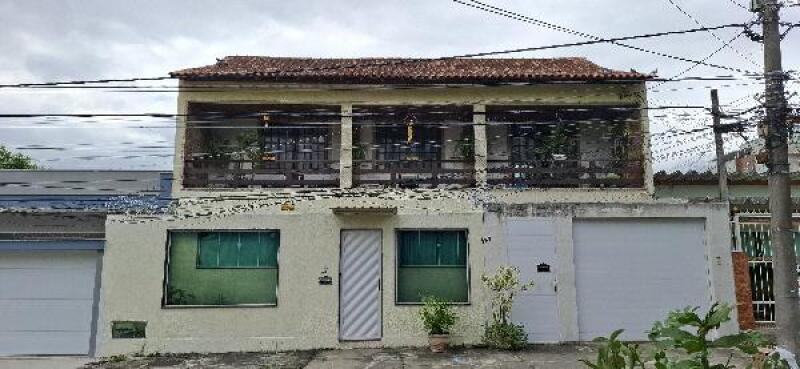 Apartamento com 135m² de área privativa