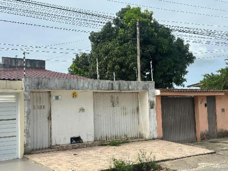 Casa com 3 quartos, 2 banheiros e 1 vaga