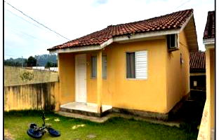 Casa com 2 Quartos e 1 Vaga em Criciúma
