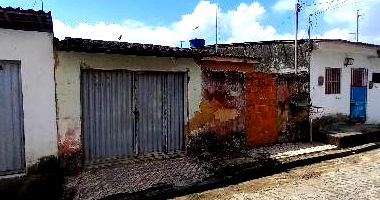Casa com 2 quartos, 1 banheiro e 65m² de área privativa