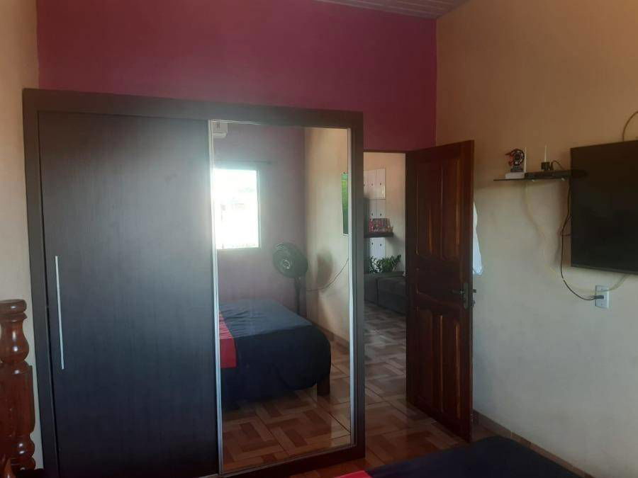 Casa com 3 quartos, 2 banheiros e 140m² construída, ocupada