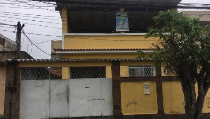 Casa de alto padrão com 5 quartos e 4 banheiros em Realengo/RJ