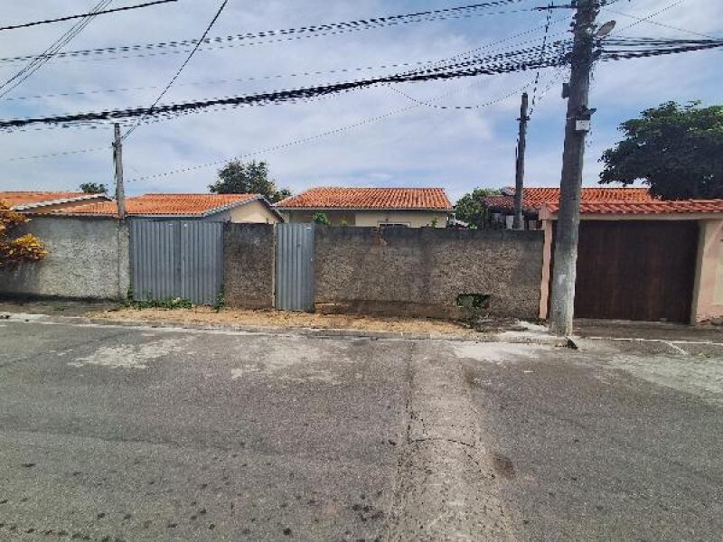 Casa 2 quartos 1 banheiro 51,49m² área construída, desocupada