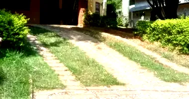 Casa desocupada com 3 quartos, 2 banheiros e 1 vaga, 350m² construída