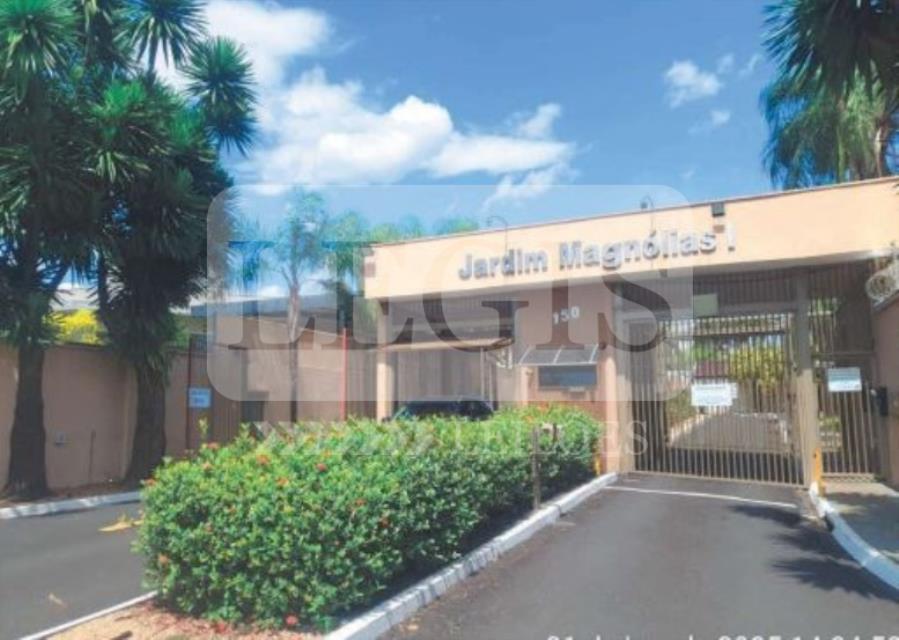 Casa com 4 suítes, piscina e 836,48m² de terreno